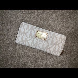 Michael Kors Logo Wallet Used